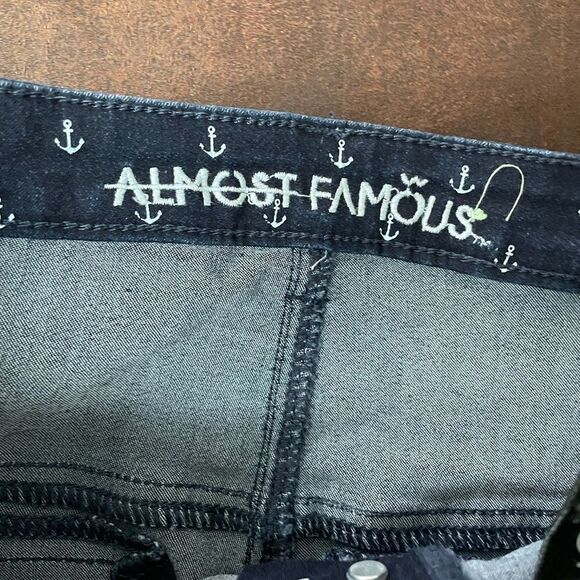 Almost Famous Anchor Navy Shorts - Picture 3 of 4